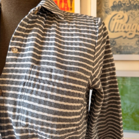 Black and white striped Abercrombie & Fitch shirtdress - Picture 6 of 8